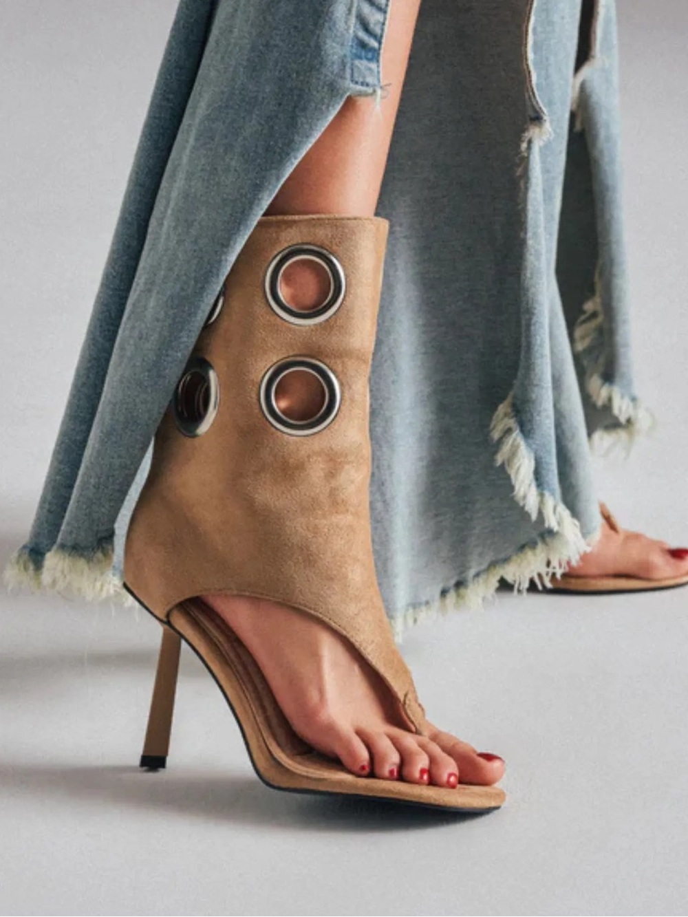 Sienna Rossi Hygia Eyelet Thong Sandals In Beige NWT